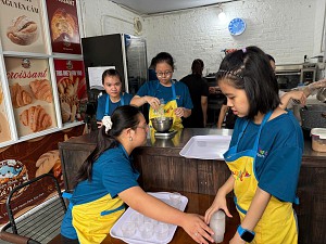 Tiệm Bánh Cá Voi